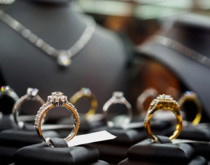 Diamond rings held on mounts