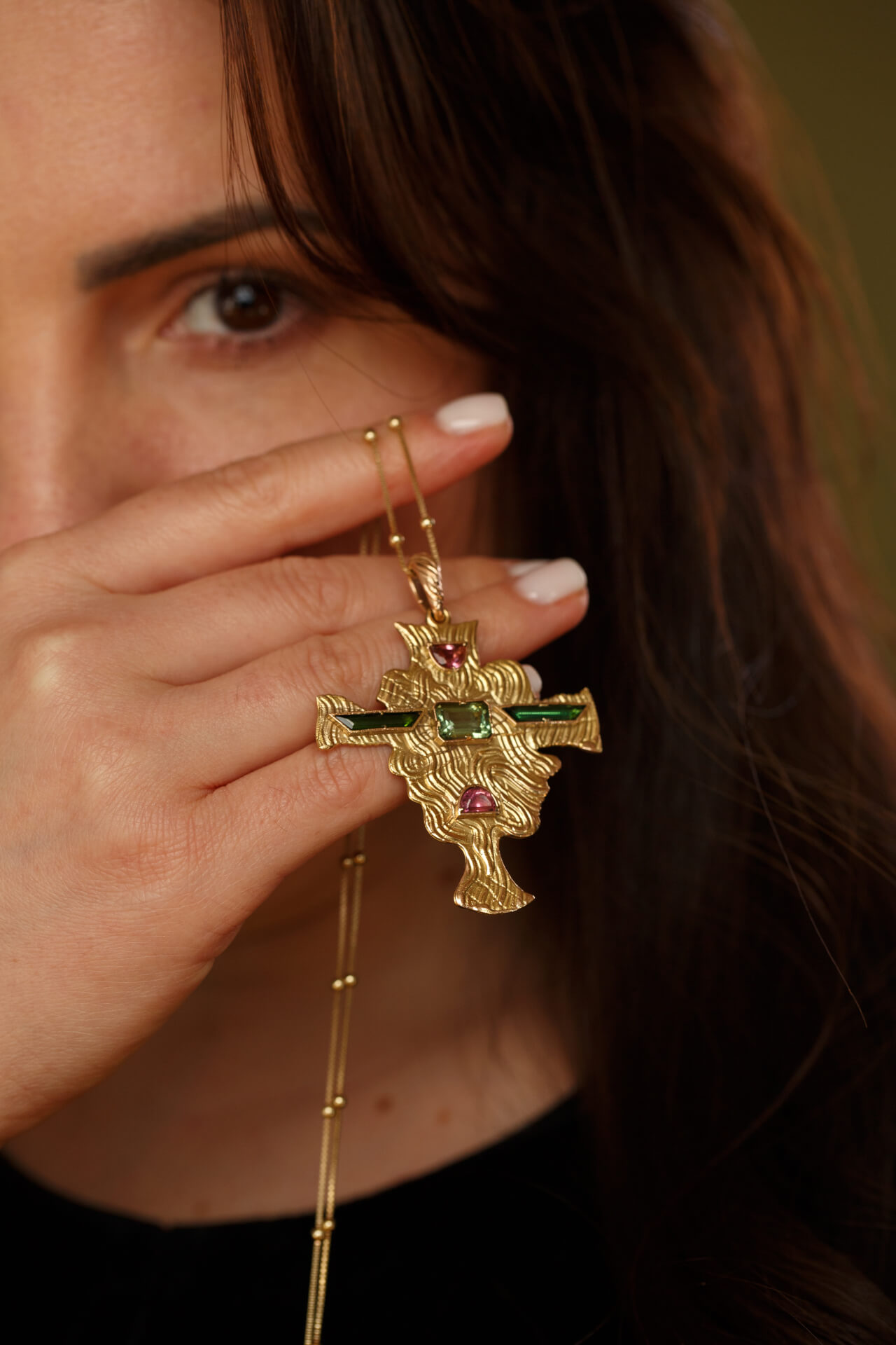Image_Alumni work_Cassandra Maria Iosub Jewellery_Cassandra holding necklace to face_2026-01-12 (1)