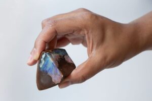opal hand jewllery fossil